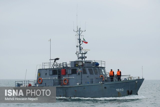 رژه اقتدار یگانهای دریایی ارتش و مرزبانی در آستارا + تصاویر