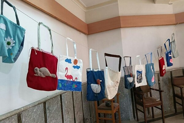 برگزاری نمایشگاه صنایع دستی «تالاب نفس میکشد» در بندرانزلی