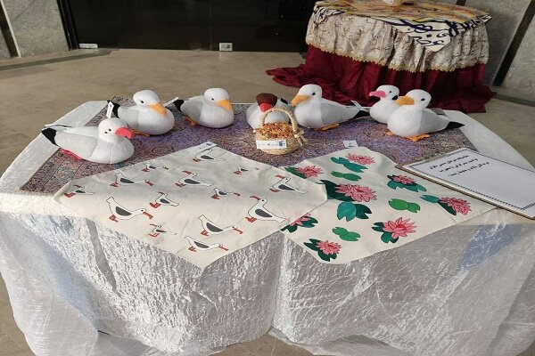 برگزاری نمایشگاه صنایع دستی «تالاب نفس میکشد» در بندرانزلی