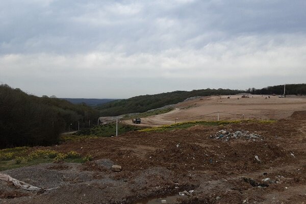 پیشرفت ۲۷ درصدی عملیات بهسازی دفنگاه سراوان