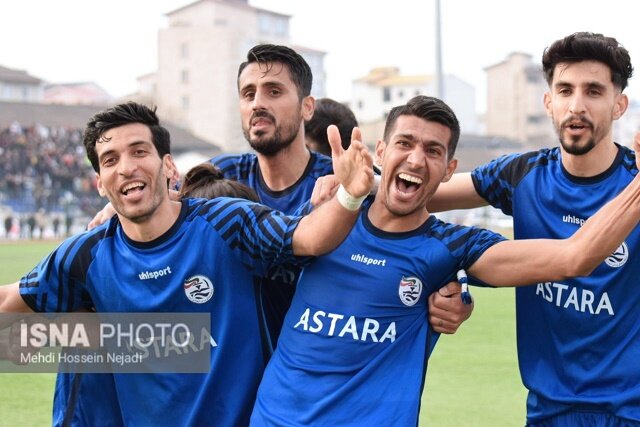 شهرداری آستارا با کسب پیروزی آرمان گهر سیرجان را بدرقه کرد + تصاویر