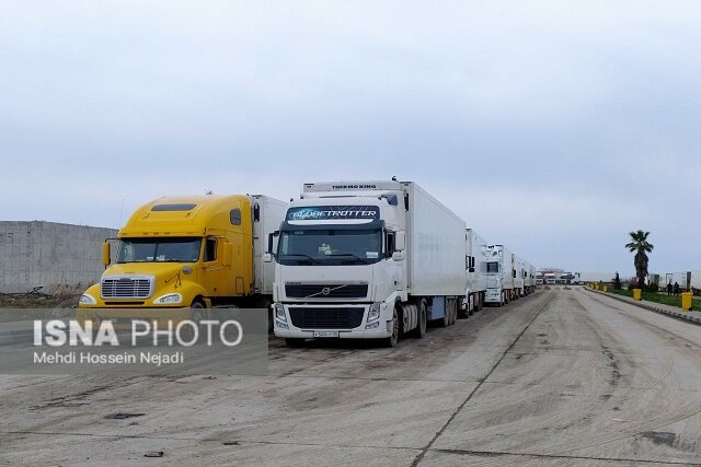 روان سازی نسبی تردد کامیون های صادراتی در مرز آستارا