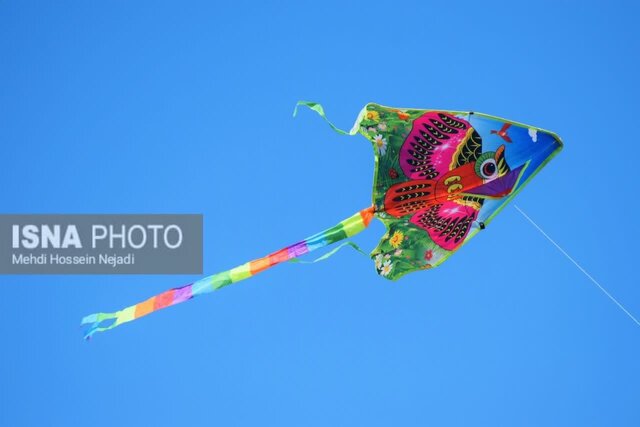 جشن پرواز بادبادک ها در ساحل آستارا + تصاویر