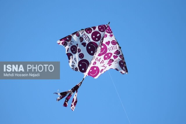 جشن پرواز بادبادک ها در ساحل آستارا + تصاویر