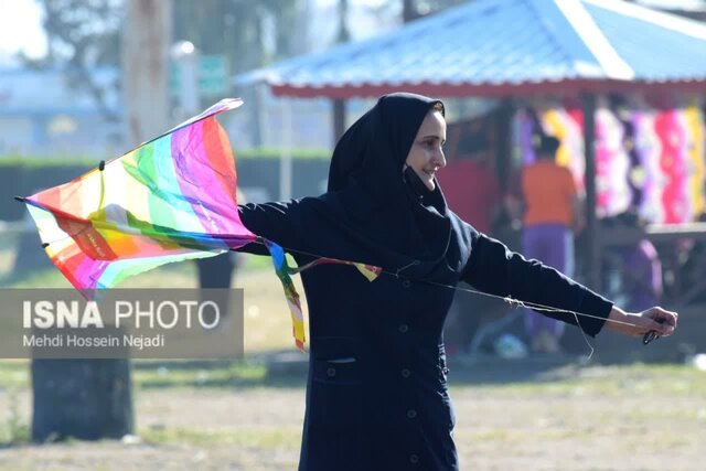 جشن پرواز بادبادک ها در ساحل آستارا + تصاویر