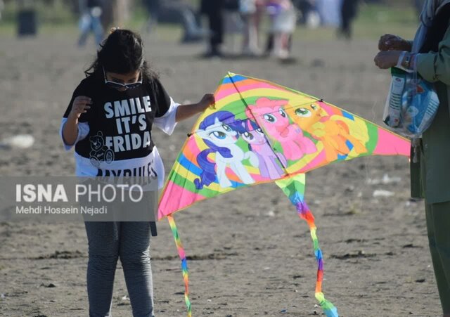 جشن پرواز بادبادک ها در ساحل آستارا + تصاویر