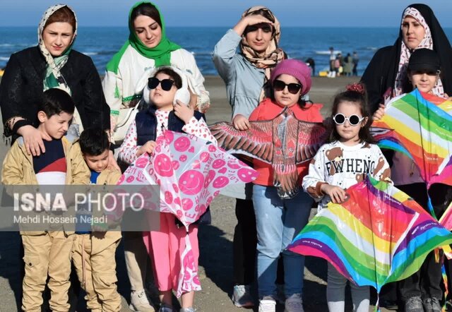 جشن پرواز بادبادک ها در ساحل آستارا + تصاویر