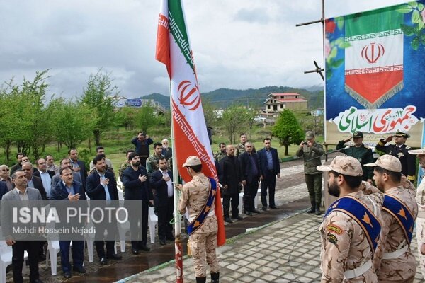 پرچم جمهوری اسلامی ایران در شهر مرزی آستارا به اهتزاز در آمد