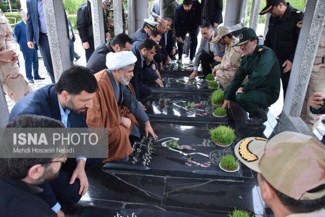 پرچم جمهوری اسلامی ایران در شهر مرزی آستارا به اهتزاز درآمد