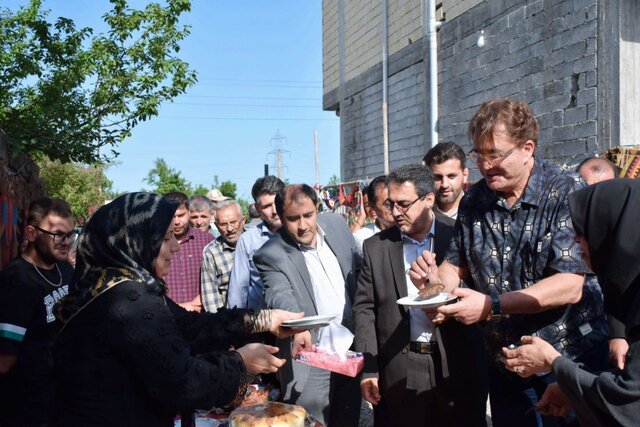بازدید رئیس شورای جهانی صنایع دستی از روستای ملی گلیم بافی در آستارا + تصاویر