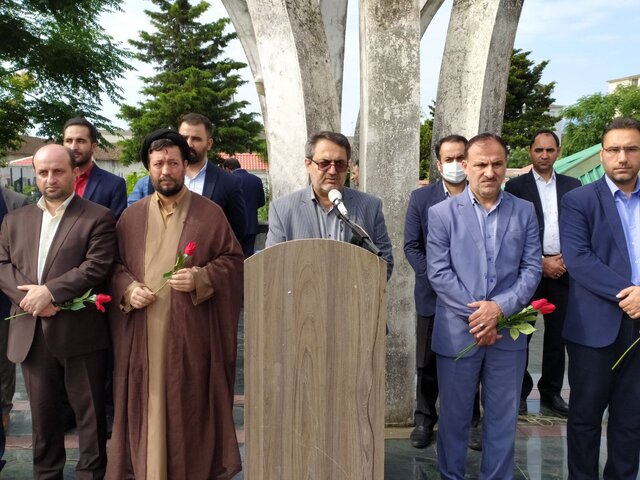 آستارا غبارروبی مزار شهدای آستارا به مناسبت هفته قوه قضاییه