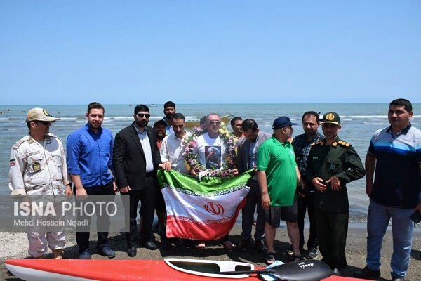 جانباز پاروزن در عرض خزر به خط پایان رسید