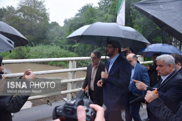 وزیر راه و شهرسازی وارد شهرستان مرزی آستارا شد