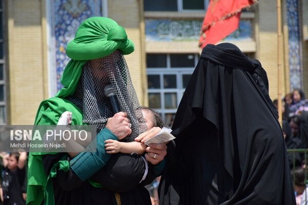 استقبال از تعزیه خوانی با گویش آذری در آستارا/ انتقال پیام عاشورا به نوجوانان و جوانان