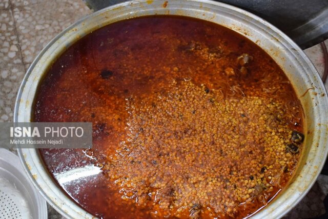 ۱۵۰۰ وعده غذای گرم نذری بین نیازمندان آستارا توزیع شد