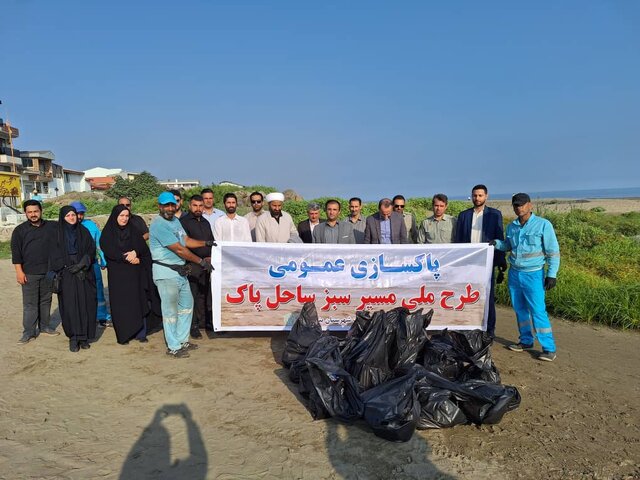 زباله های رها شده در ساحل بندرانزلی جمع آوری شد