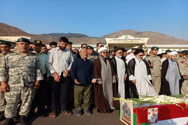تشییع پیکر شهید ناوبانسوم تکاور دریایی «آرش امیری» در منجیل