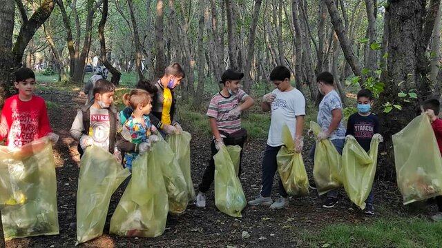 زیست یاران، شهرداران کوچک مدارس هستند/ شعار ما «نه به پلاستیک» باشد