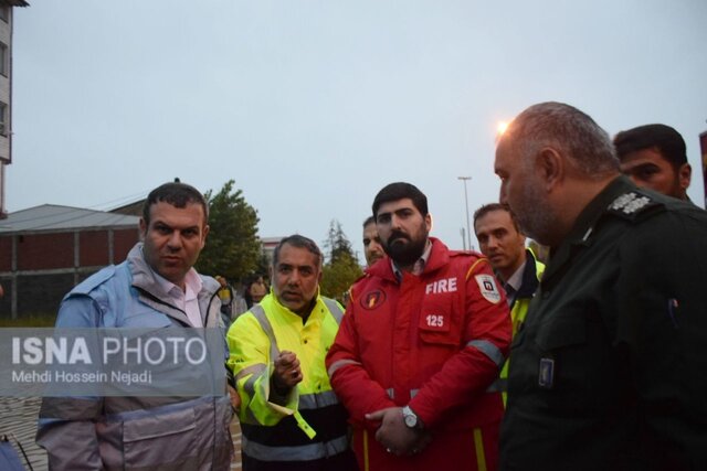 ترافیک شبانه در محور مواصلاتی آستارا به تالش/ ادامه امدادرسانی به سیل زدگان