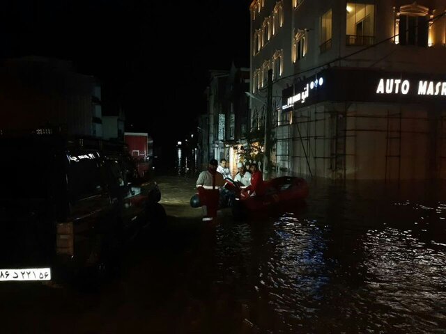 تدارک ۴ مرکز اسکان اضطراری برای سیل زدگان آستارا / تخلیه آب از 70 خانه