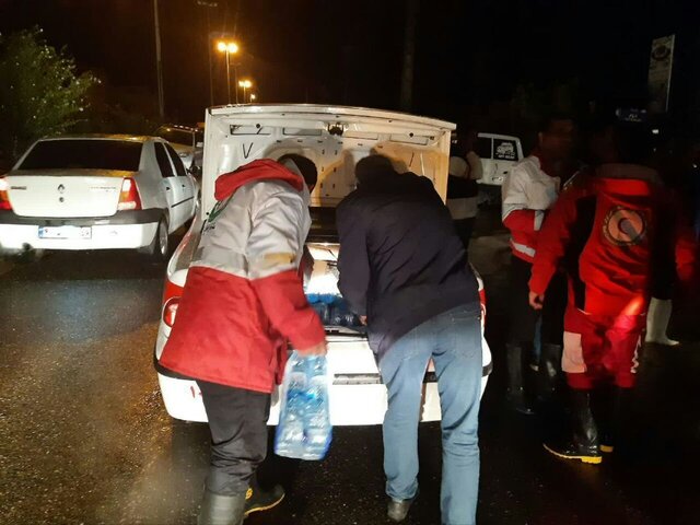 تدارک ۴ مرکز اسکان اضطراری برای سیل زدگان آستارا / تخلیه آب از 70 خانه