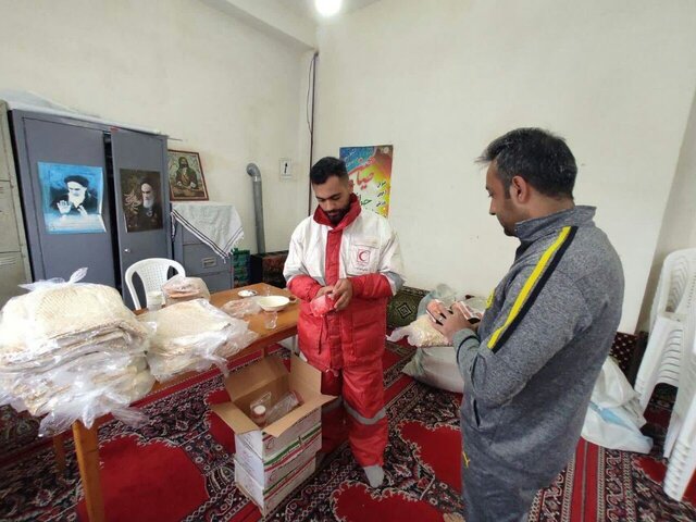 اسکان اضطراری ۱۳۰ خانوار سیل زده در آستارا/ توزیع ۲۵۰۰ وعده غذای گرم