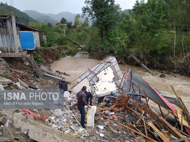 بازدید استاندار گیلان از مناطق سیل زده آستارا