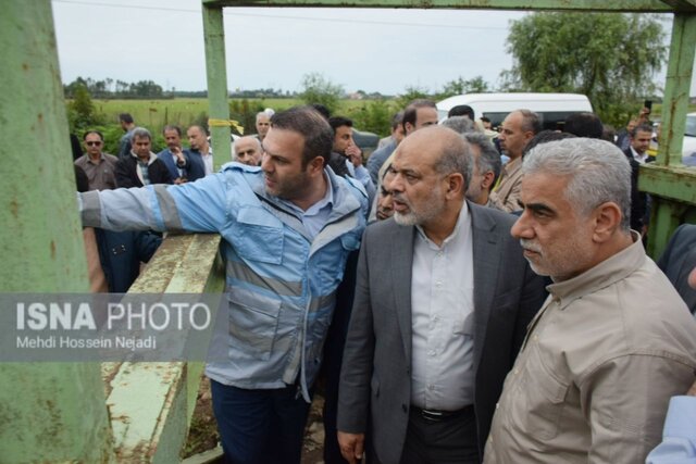 بازدید وزیر کشور از مناطق سیل زده آستارا