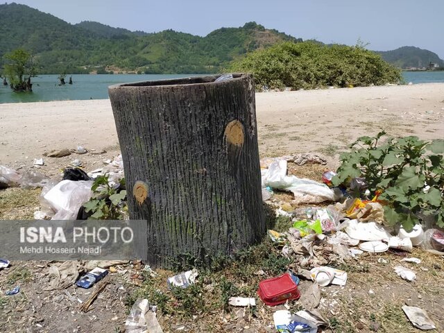 مسافران آستارا را با انبوهی از زباله تنها گذاشتند