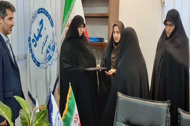 نشست رسانهای تبیین نقش بانوان در دفاع مقدس برگزار شد