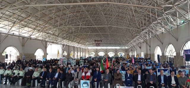 اجتماع بزرگ جوانان نقشآفرین گام دوم انقلاب در بندر انزلی برگزار شد