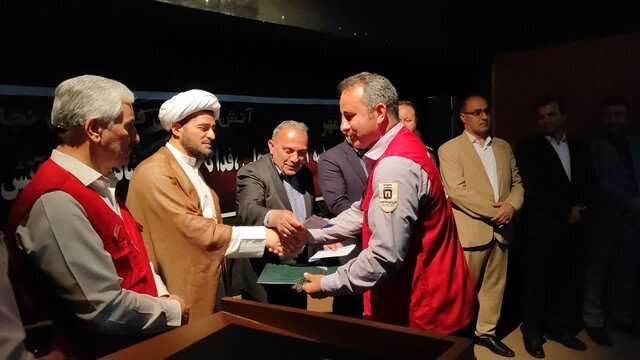 تعهد آتشنشانان نسبت به مسئولیت خطیر خود ستودنی است