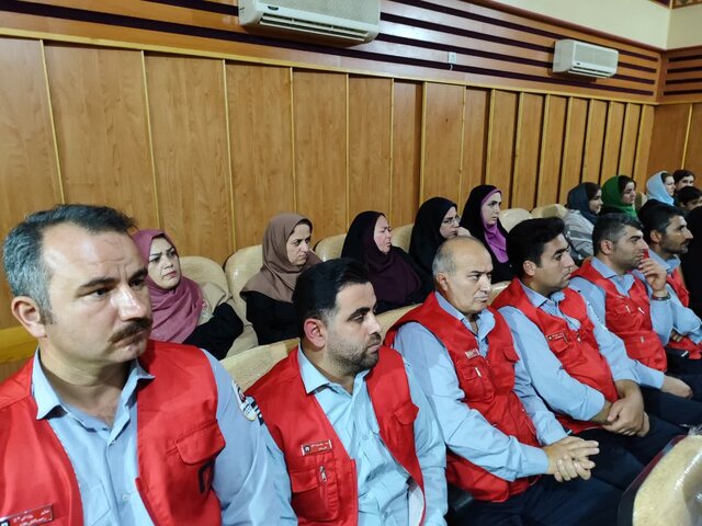 تعهد آتشنشانان نسبت به مسئولیت خطیر خود ستودنی است