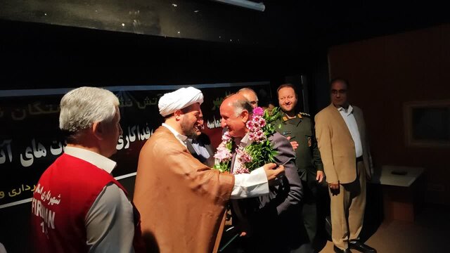 تعهد آتشنشانان نسبت به مسئولیت خطیر خود ستودنی است