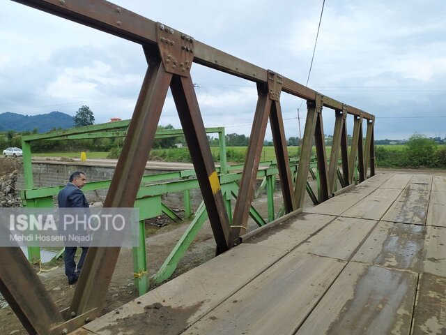 نصب یک دستگاه پل موقت در چمن محله کانرود آستارا + تصاویر