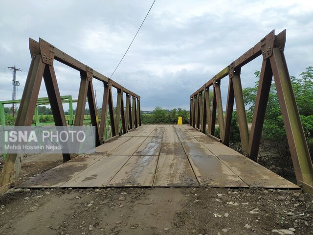 نصب یک دستگاه پل موقت در چمن محله کانرود آستارا + تصاویر