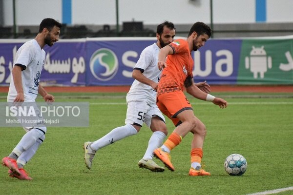 تیمهای فوتبال شهرداری آستارا و سایپا تهران به تساوی رضایت دادند + تصاویر