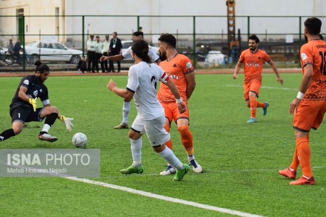 تیمهای فوتبال شهرداری آستارا و سایپا تهران به تساوی رضایت دادند + تصاویر