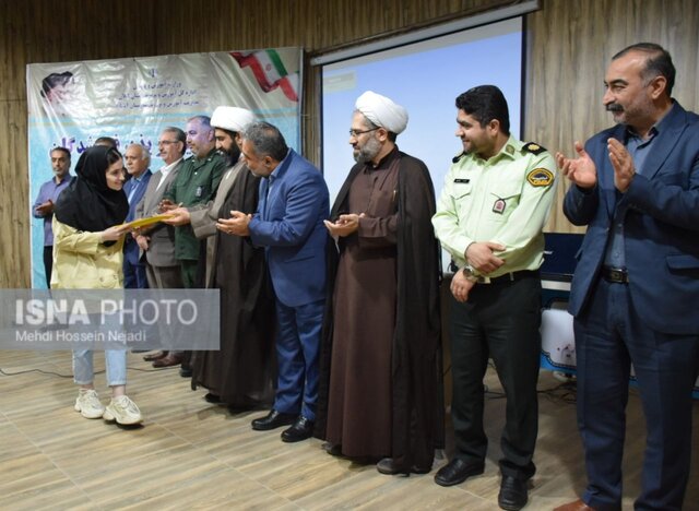 تجلیل از پذیرفته شدگان کنکور سراسری در شهرستان مرزی آستارا
