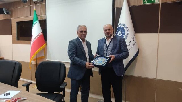 تسریع و تنوعبخشی به مسیرهای ترانزیتی با محوریت بنادر منطقه آزاد انزلی