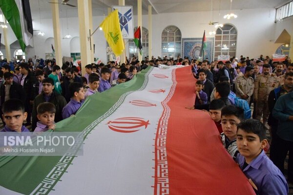 مردم آستارا، روز ۱۳ آبان، فریاد مرگ بر استکبار سر دادند