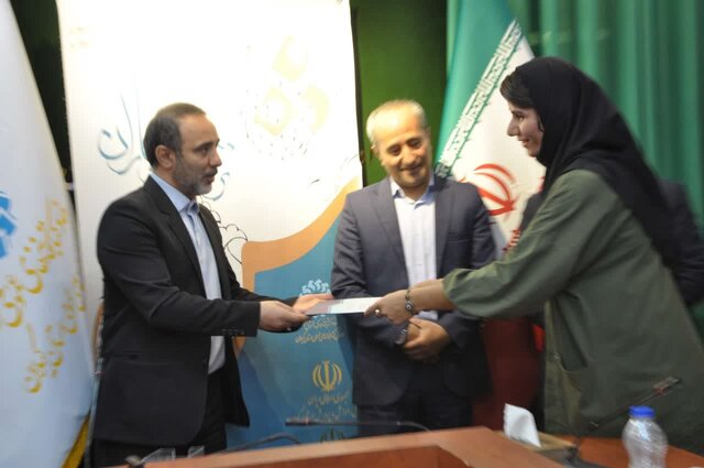 مرحله اول نخستین مسابقه مشاعره کتابخانه های عمومی گیلان برگزار شد