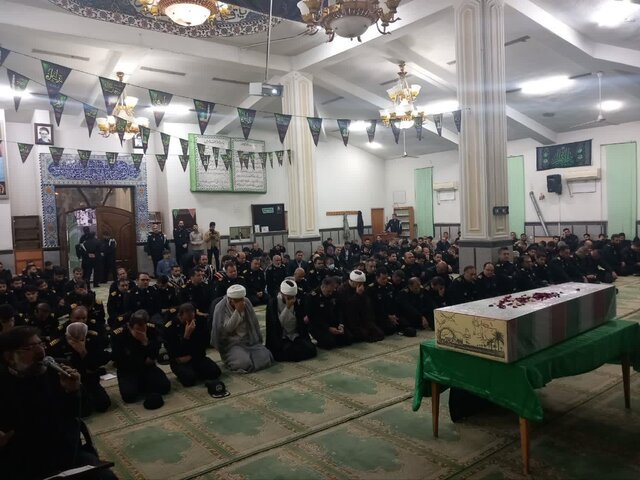 ویژهبرنامه وداع با شهید گمنام در بندرانزلی برگزار شد ویژهبرنامه وداع با شهید گمنام در بندرانزلی برگزار شد