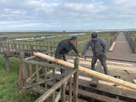 ترمیم و بازسازی پل چوبی آبکنار بندرانزلی