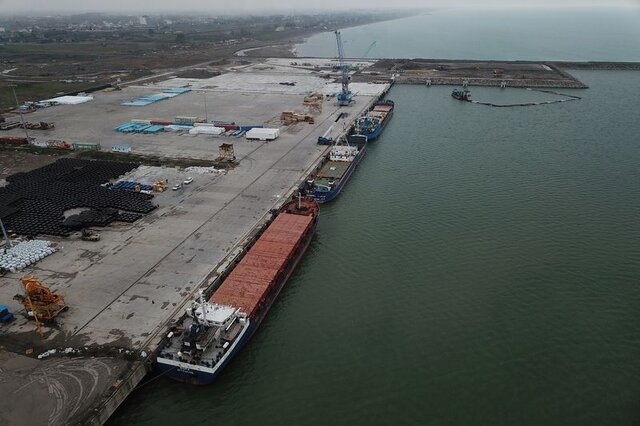 تخلیه و بارگیری ۵۸۵ هزار تن کالا در مجتمع بندری کاسپین