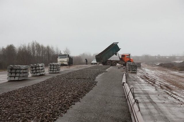 بازدید مشاور رئیس جمهور از طرح ملی اتصال منطقه آزاد انزلی به خط ریل سراسری