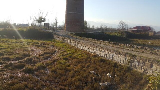 مناره بازار "گسکر" صومعه سرا به ارتفاع اصلی خود بازمی گردد؟