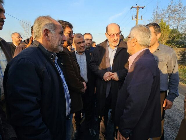 آغاز اجرای پروژه روکش آسفالت ۱۵۰۰ متری راه روستایی