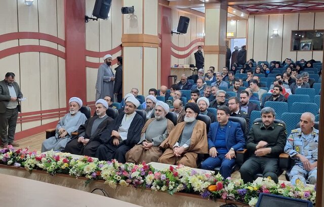 اقامه نماز جماعت در سواحل