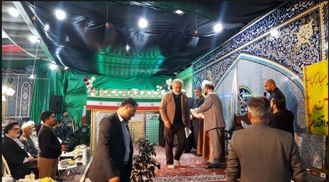 تا زمانی که ارزش های دینی و اسلامی در کشور حاکم باشد انقلاب زنده است